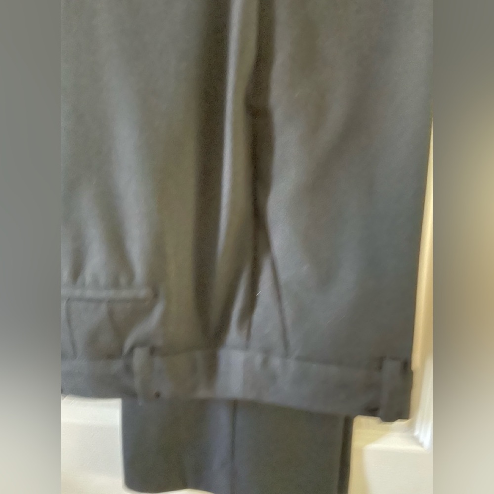Front zip 32 “ waist black classic size 8-10 petite